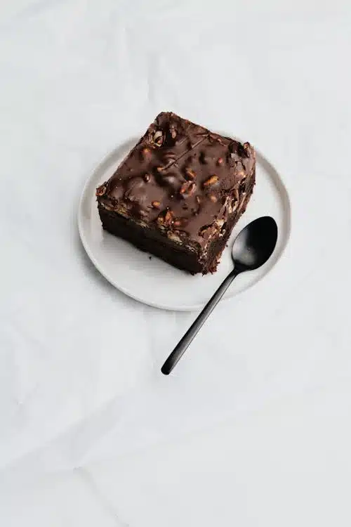 Fondente al cioccolato in un forno a legna a bassa temperatura